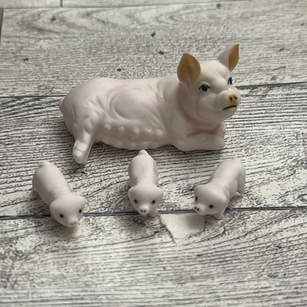 Vintage Bone China Miniature Momma Pigs & 3 Piglets